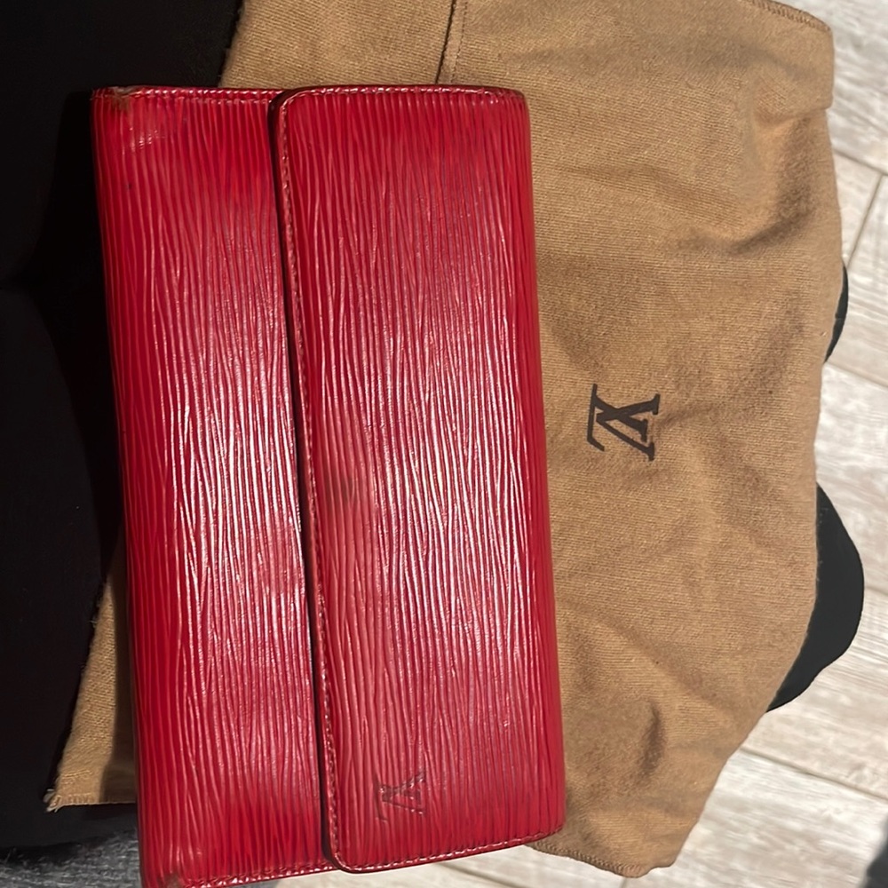 Lv red wallet